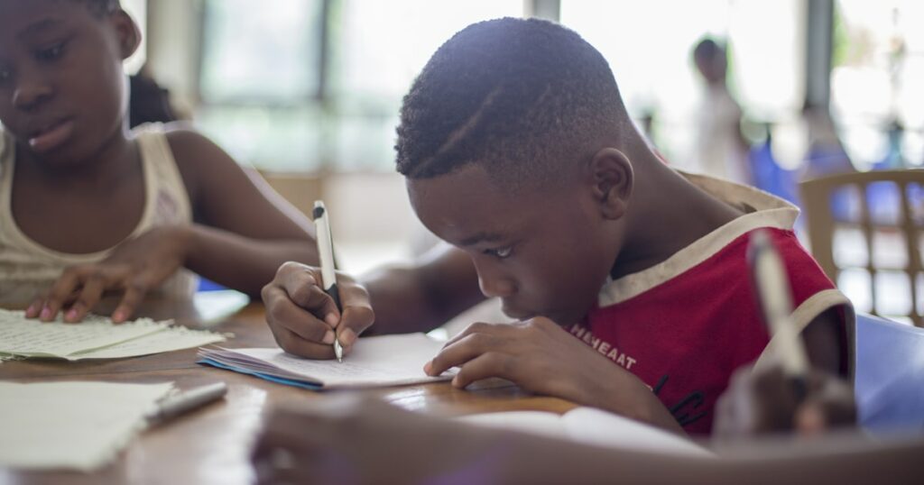 Confiance en soi à l&rsquo;école : 7 clés pour aider votre ado